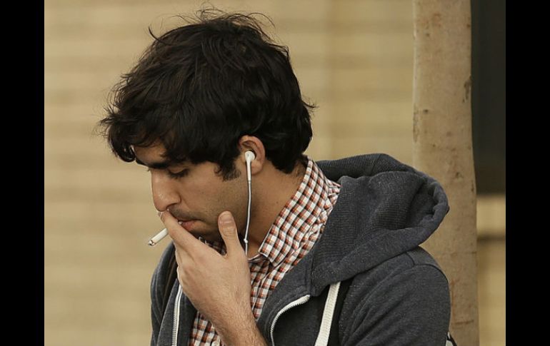 El cáncer de pulmón afecta tanto a hombres como a mujeres y los casos de este tipo de mal oncológico superan a los de mama y próstata. AP / ARCHIVO