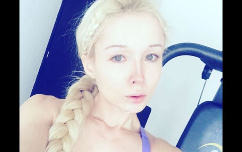 La modelo se convirtió en blanco de críticas, pues hay quienes aseguran que sin maquillaje no es tan bella. INSTAGRAM / lukyanova.me