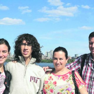 La familia Medrano, una vida entre números
