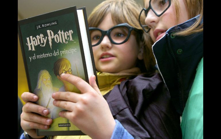 Entre los clásicos modernos que se recomiendan está Harry Potter, una historia fantástica escrita por la británica J. K. Rowling. EFE / ARCHIVO