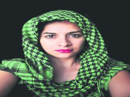 Dánae -de 31 años- quiso ser escritora, hasta que llegó alguien y le dijo que sus imágenes eran muy poéticas. ESPECIAL / D. Kótsiras