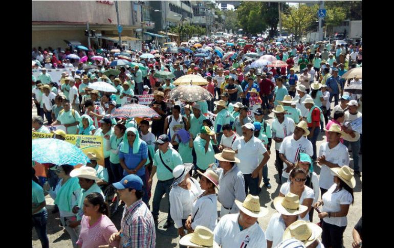 Aunque concluyó este mitin, continúan arribando contingentes a la plaza principal de la Ciudad de México. SUN / J. Serratos