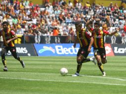 El Estadio Jalisco lució una magnífica entrada. 32 mil 106 asistentes poblaron las tribunas del recinto. EL INFORMADOR / R. Tamayo