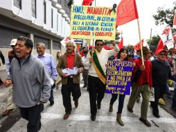 En la marcha participaron organizaciones de trabajadores, sindicalistas, activistas y ambientalistas. EFE / En la marcha participaron organizaciones de t