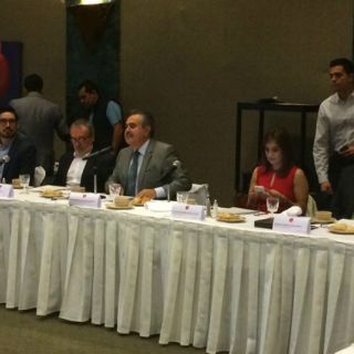 Crean comisión para transparentar entrega de concesiones de taxi