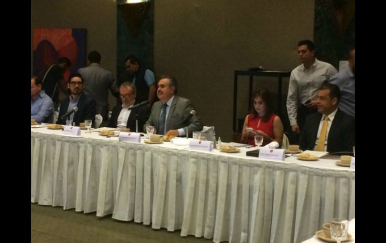 Durante la instalación de la comisión se dijo que el número para otorgar concesiones aún no está determinado. TWITTER / @ServandoSE