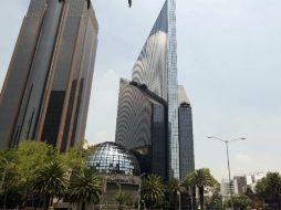 La BMV no puede deslistarlas hasta que queden salvaguardados los interés del público inversionista. AFP / ARCHIVO