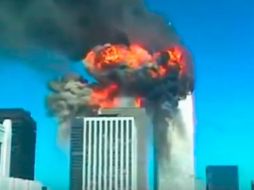'¡Es un ataque terrorista!', supone uno los testigos cuando otra aeronave se estrella contra la segunda torre. YOUTUBE / F. Miras
