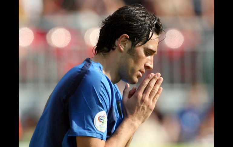 El futbolista de 38 años vivió su mejor época en el Palermo, Fiorentina y Bayern Munich, además de ser campeón con Italia en 2006. AP / ARCHIVO