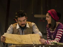 Ihonatan Ruiz y Scarlet Garduño protagonizan la obra. FACEBOOK / Pajarita, un nudo de mariposa