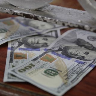 Dólar cierra al alza, se cotiza hasta en 18.16 pesos