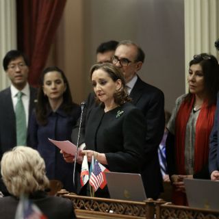 Ruiz Massieu acude al Senado de California