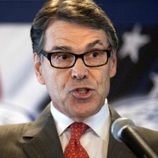 Rick Perry anuncia apoyo a Donald Trump