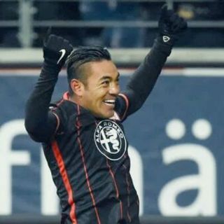 Marco Fabián espera jugar en partido Eintracht-Borussia
