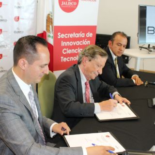 Firman convenio para apoyar a emprendedores jaliscienses