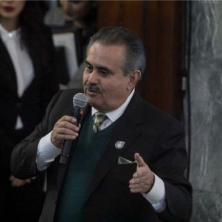 Acusan a Servando Sepúlveda de frenar registro de taxis