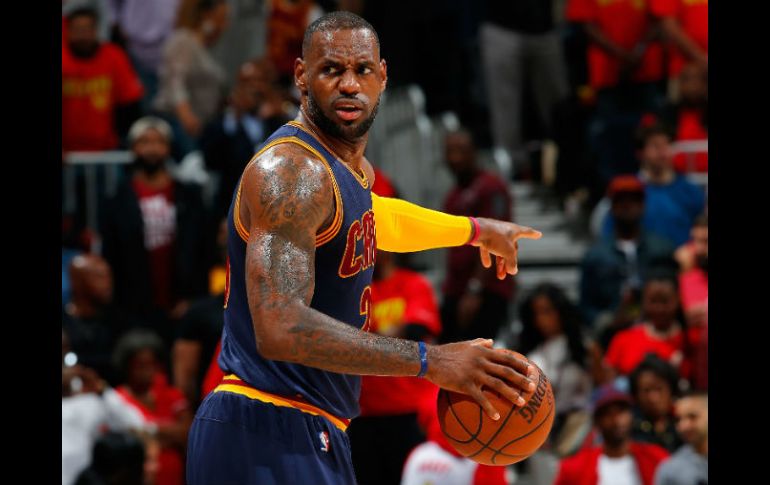 LeBron James. El jugador estelar de los Cleveland Cavaliers colaboró con 24 puntos. AFP / K. Cox