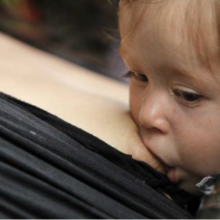 Consumir lácteos en embarazo y lactancia protege bebé