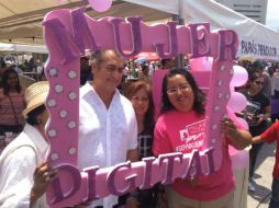 'El Bronco' convivió con las mamás de Nuevo León. TWITTER / @JaimeRdzNL