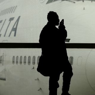 Avión aterriza de emergencia en Panamá