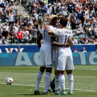 Gol de Gio en victoria del Galaxy
