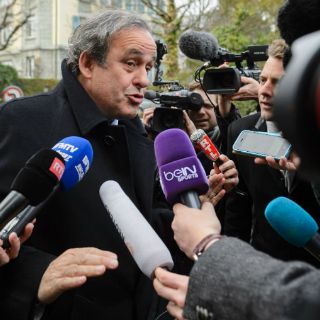 Platini dimitirá como presidente de la UEFA; reducen su inhabilitación