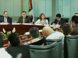 La titular de la PGR, Arely Gómez, se reunió con integrantes de la sociedad civil, colectivos de búsquedas y Javier Sicilia. TWITTER / @ArelyGomezGlz