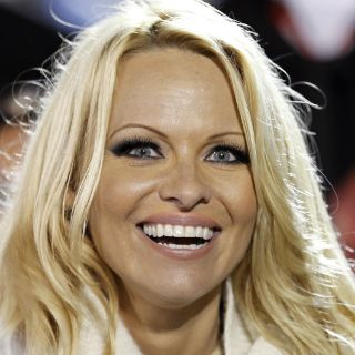 Envejecer no es el final, afirma Pamela Anderson
