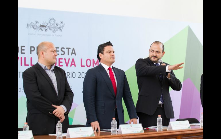 A la toma de protesta de Villanueva, asistieron Aristóteles y Alfaro. EL INFORMADOR / P. Franco