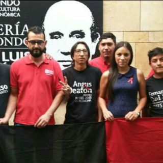 Trabajadores del FCE manifiestan inconformidad