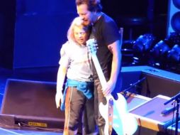 Vedder invitó al niño al escenario tras verlo tocar en una audición. YOUTUBE / James Dunbar