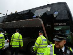 La Policía Metropolitana de Londres confirmó que un policía y un aficionado sufrieron heridas leves. AFP / G. Kirk
