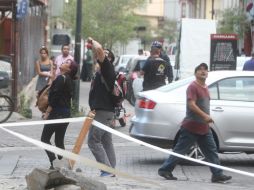 Un pedazo de edificio adornaba la esquina de Madero y Maestranza. EL INFORMADOR / R. Tamayo