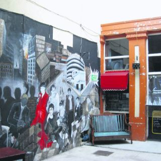 Licencias truncan centros culturales