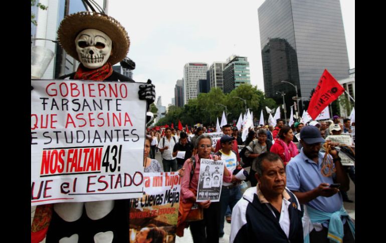 Algunos de los padres de los normalistas llegaron a la sede de la SRE para reclamar un encuentro con la Canciller. SUN / ARCHIVO