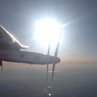 Solar Impulse 2 parte de Phoenix rumbo a Oklahoma