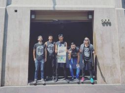 Inspirados en rock, el disco y la música latina, cuentan en su trayectoria con dos materiales discográficos. FACEBOOK / Fieebre mex