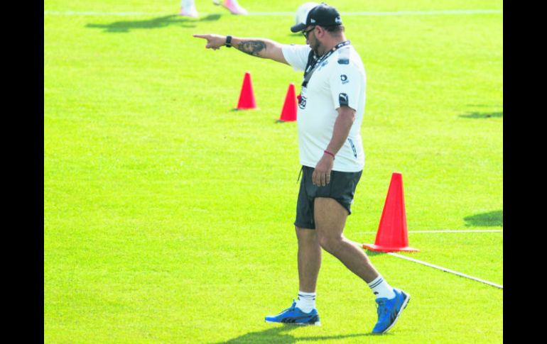 Antonio Mohamed. El DT de los Rayados en la práctica de ayer en Monterrey. MEXSPORT /