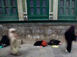 Las intoxicaciones son atribuídas a talibanes, que se oponen tradicinalmente a la educación de las mujeres. AP / ARCHIVO