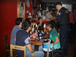 El operativo de la Policía de Guadalajara es encabezado por Salvador Caro (d). FACEBOOK / Policía Guadalajara