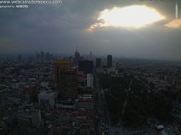 Autos y motocicletas con terminación 3 y 4 estarán impedidos de circular durante el domingo. ESPECIAL / www.webcamsdemexico.com