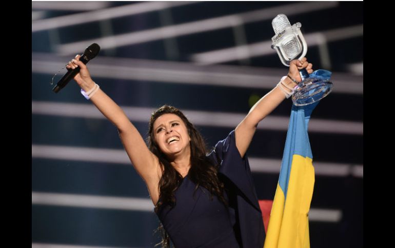 La cantante Jamala, de 32 años, fue la galardonada con el premio al sobresalir con un tema que hablaba del drama que vivió su pueblo. AP / M. Suslin