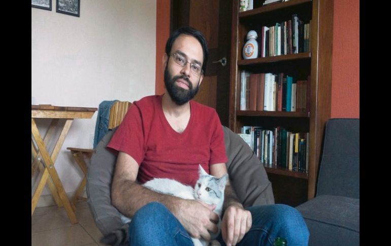 Empleos. Joaquín, igual que muchos colegas, debe dar clases en varias instituciones para completar gastos. EL INFORMADOR / S. Blanco