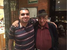 La misión de Djazmi en México es hacer un reportaje de los 50 años del Coloso de Santa Úrsula. TWITTER / @Mani2911