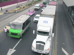La Secretaría de Movilidad inició una campaña para que pasajeron se abstengan de subir a unidades sin placas. SUN / ARCHIVO