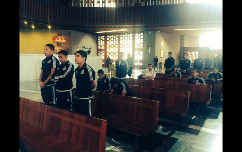 ''Esta mañana, dimos gracias a la Virgen de Guadalupe por los logros alcanzados esta temporada'', Vergara. TWITTER / @jorgevergara