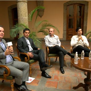 Presumen pacto para empoderar a ciudadanos