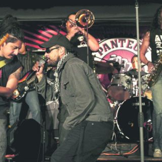 Panteón Rococó, en relación 'Fugaz' con Rubén Albarrán