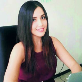 Desde su blog, comparte opiniones y conocimientos de política