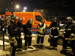 El fuego pudo ser totalmente controlado por la mañana luego de un intenso trabajo por parte de los bomberos. AFP / ARCHIVO